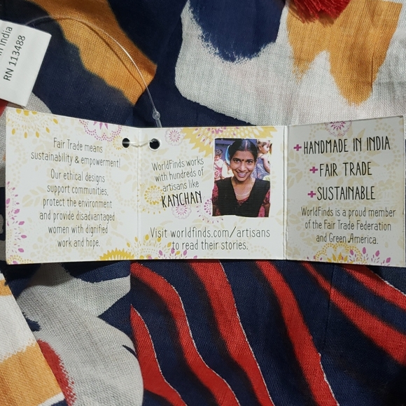 🆕️ World Finds Handmade Shawl - Picture 5 of 6